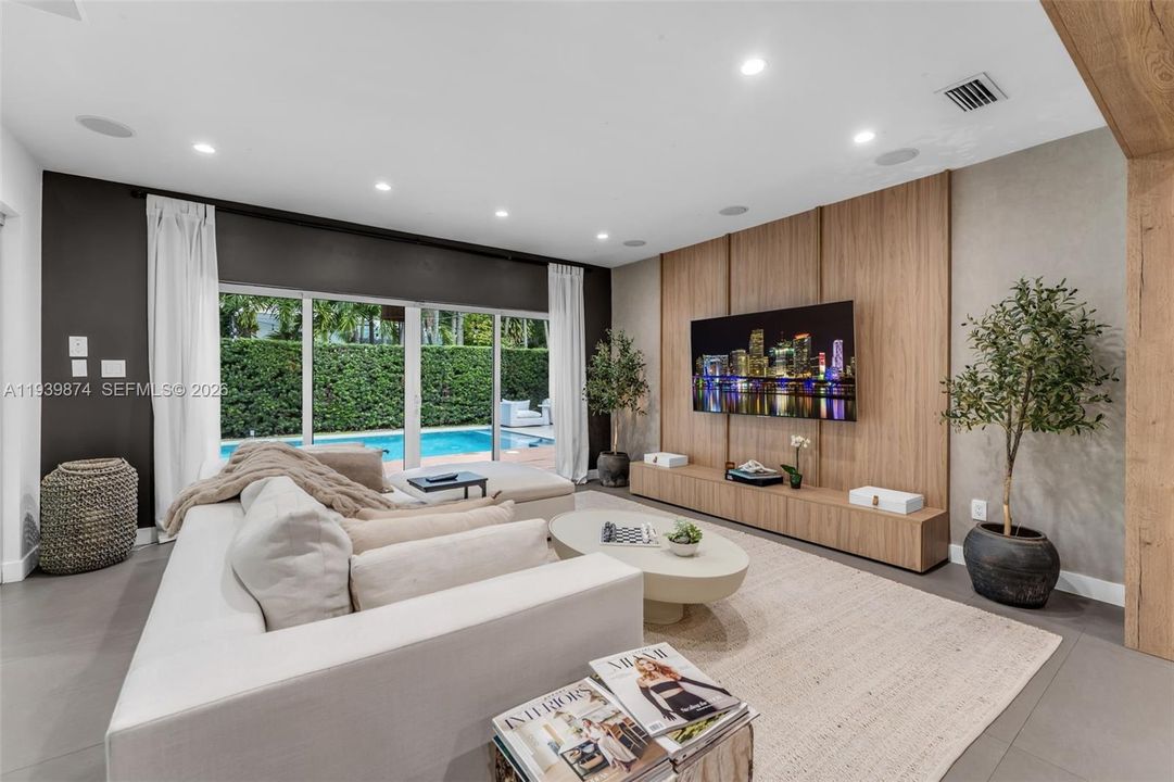 En Venta: $2,995,000 (3 camas, 3 baños, 2392 Pies cuadrados)