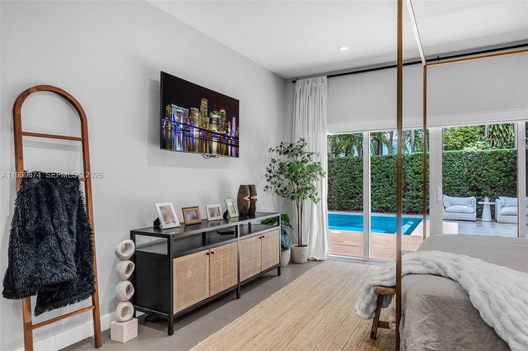 En Venta: $2,995,000 (3 camas, 3 baños, 2392 Pies cuadrados)