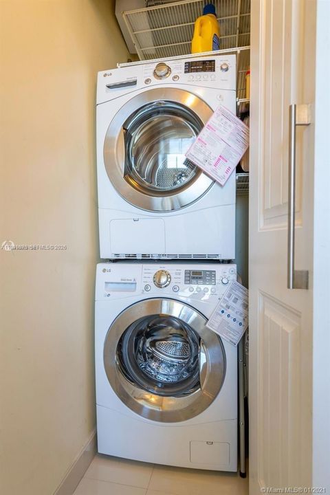 В аренду: $4,500 (2 спален, 2 ванн, 1000 Квадратных фут)