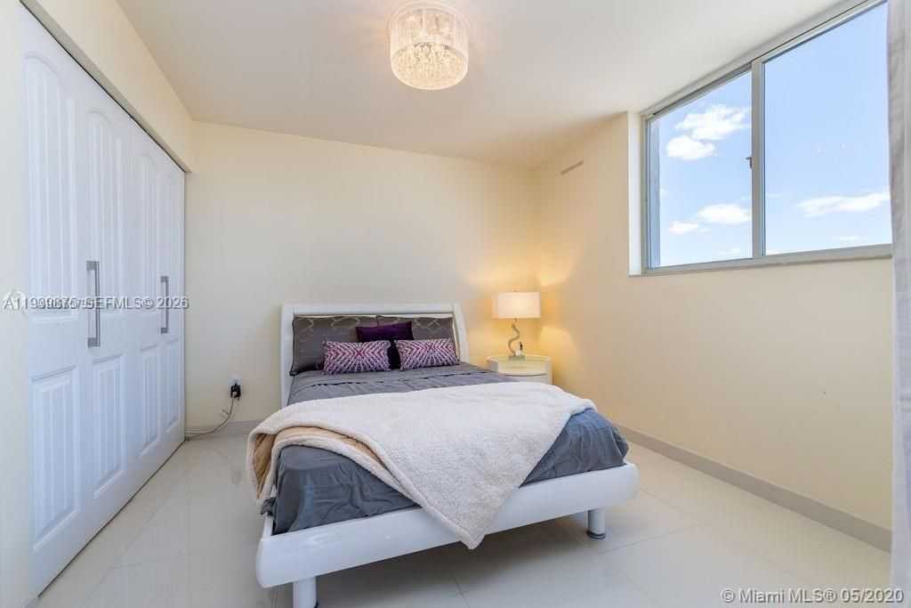 В аренду: $4,500 (2 спален, 2 ванн, 1000 Квадратных фут)