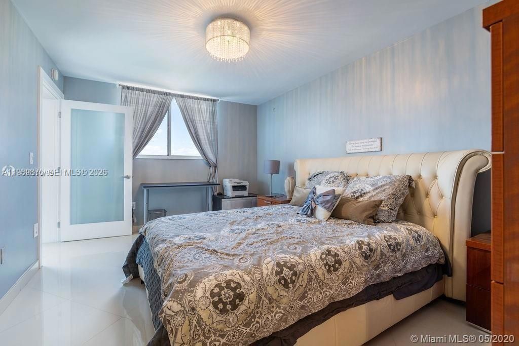 В аренду: $4,500 (2 спален, 2 ванн, 1000 Квадратных фут)