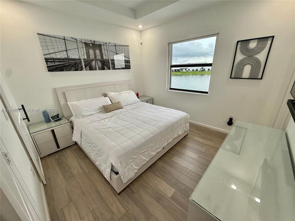 En Venta: $465,000 (3 camas, 3 baños, 1328 Pies cuadrados)