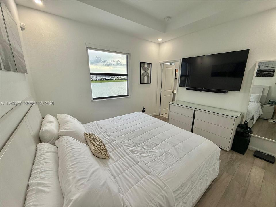 En Venta: $465,000 (3 camas, 3 baños, 1328 Pies cuadrados)