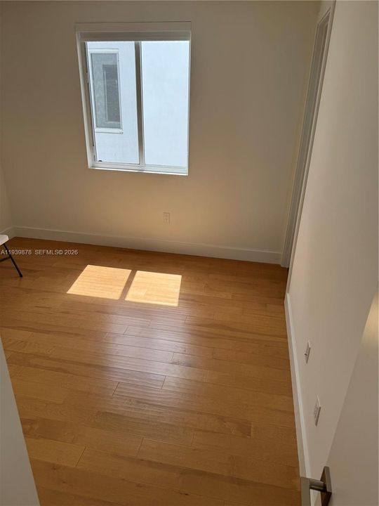 For Rent: $7,400 (5 beds, 5 baths, 3113 Square Feet)