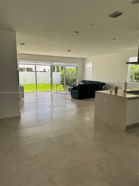 For Rent: $7,400 (5 beds, 5 baths, 3113 Square Feet)