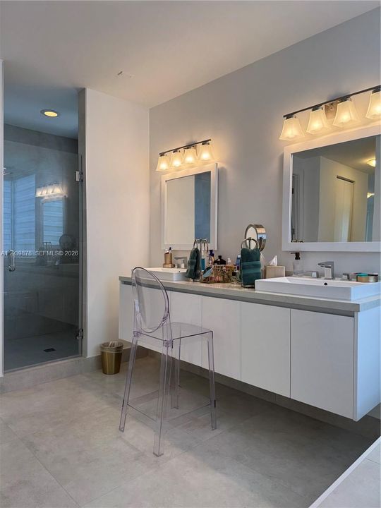 For Rent: $7,400 (5 beds, 5 baths, 3113 Square Feet)