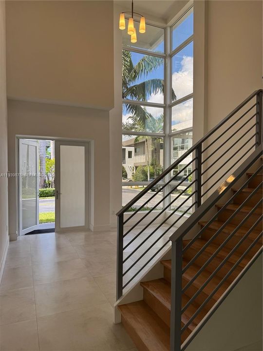 For Rent: $7,400 (5 beds, 5 baths, 3113 Square Feet)