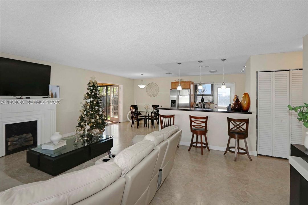 待售: $775,000 (2 贝兹, 2 浴室, 1492 平方英尺)