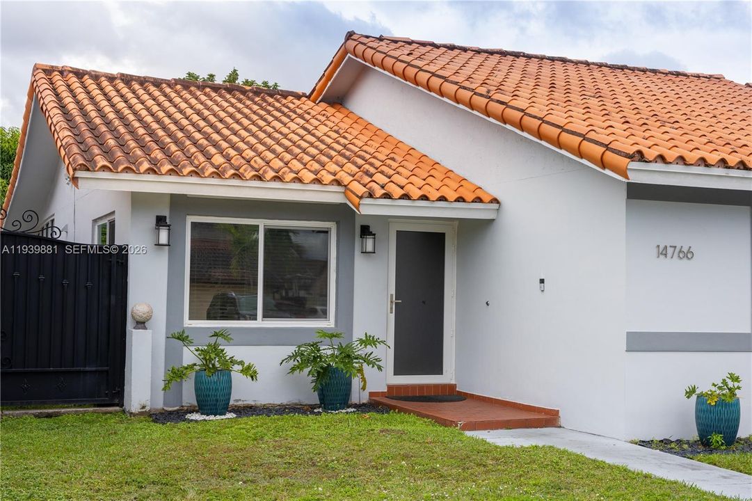 For Sale: $675,000 (4 beds, 2 baths, 1872 Square Feet)