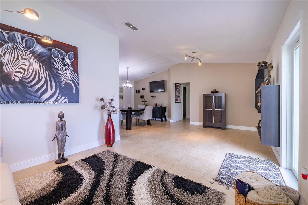 For Sale: $675,000 (4 beds, 2 baths, 1872 Square Feet)