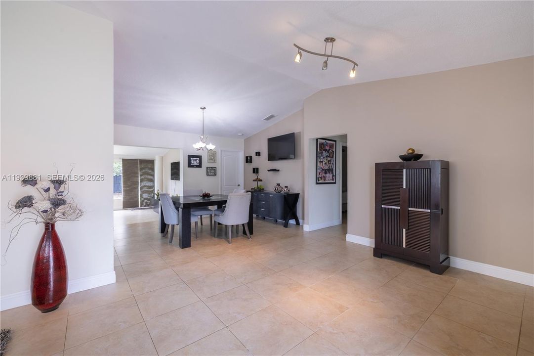 For Sale: $675,000 (4 beds, 2 baths, 1872 Square Feet)