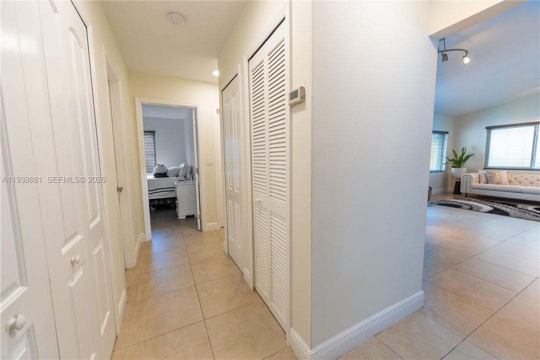 For Sale: $675,000 (4 beds, 2 baths, 1872 Square Feet)