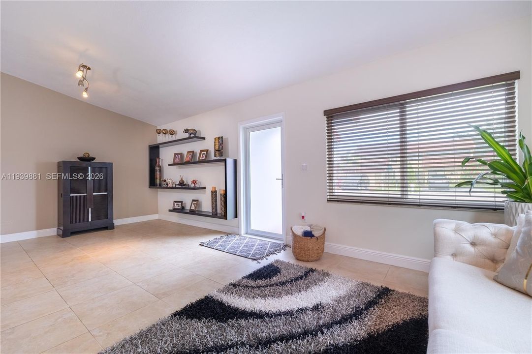 For Sale: $675,000 (4 beds, 2 baths, 1872 Square Feet)