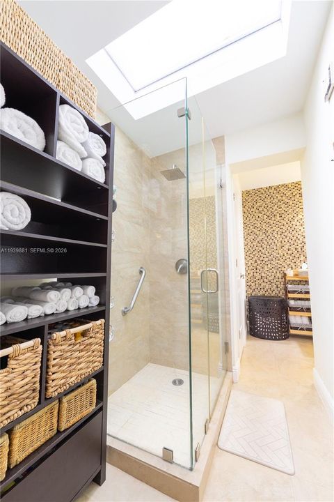 For Sale: $675,000 (4 beds, 2 baths, 1872 Square Feet)