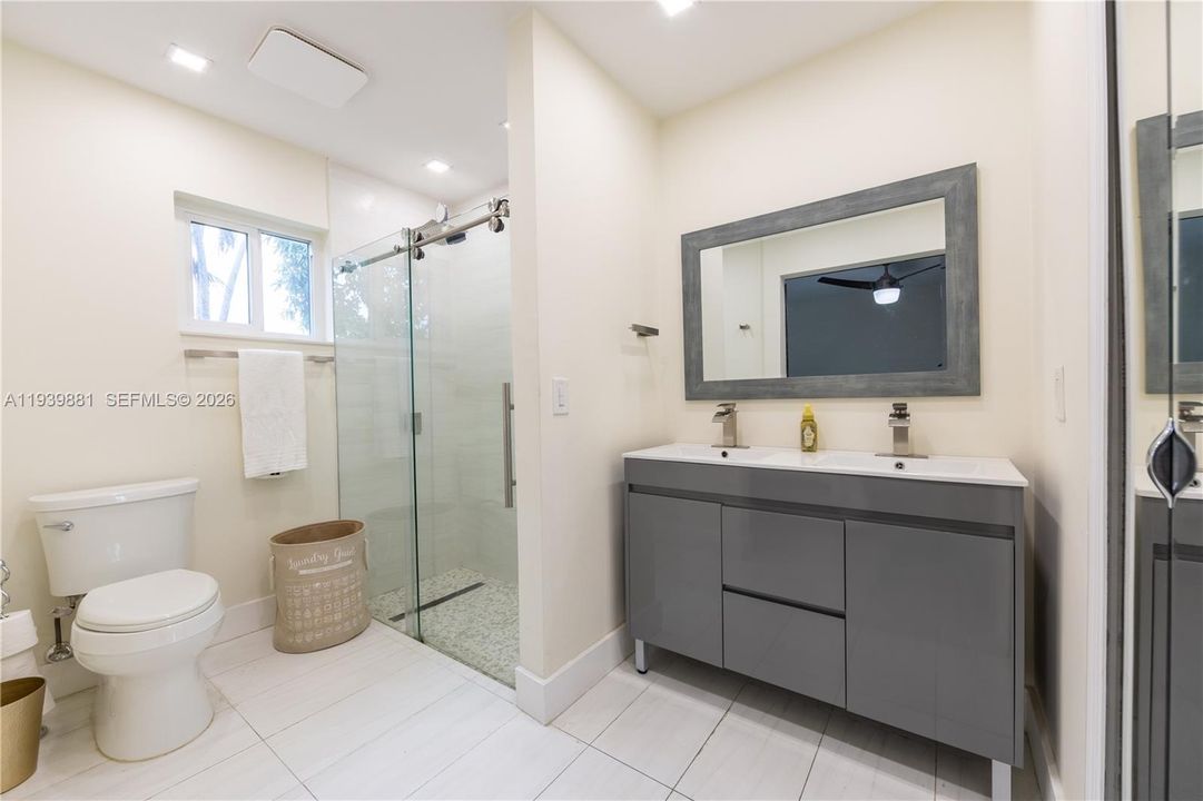 For Sale: $675,000 (4 beds, 2 baths, 1872 Square Feet)