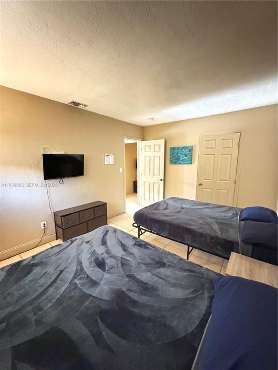 出租: $2,100 (2 贝兹, 1 浴室, 750 平方英尺)