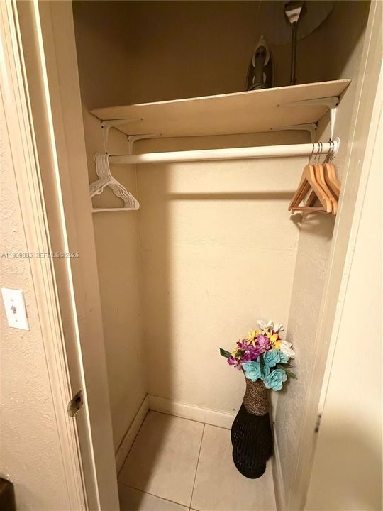 出租: $2,100 (2 贝兹, 1 浴室, 750 平方英尺)