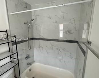 出租: $2,200 (2 贝兹, 2 浴室, 960 平方英尺)