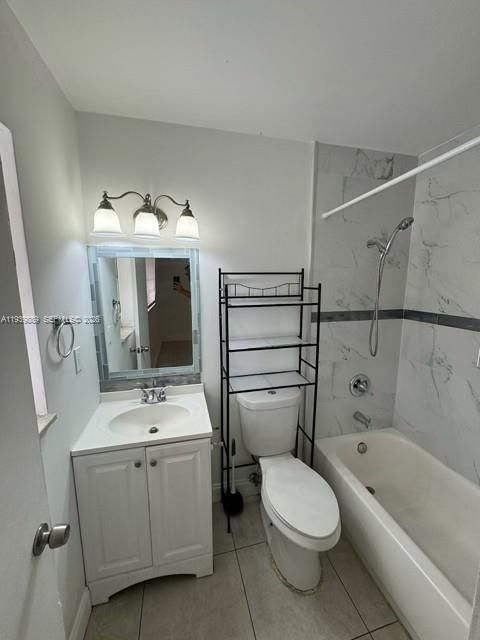 出租: $2,200 (2 贝兹, 2 浴室, 960 平方英尺)