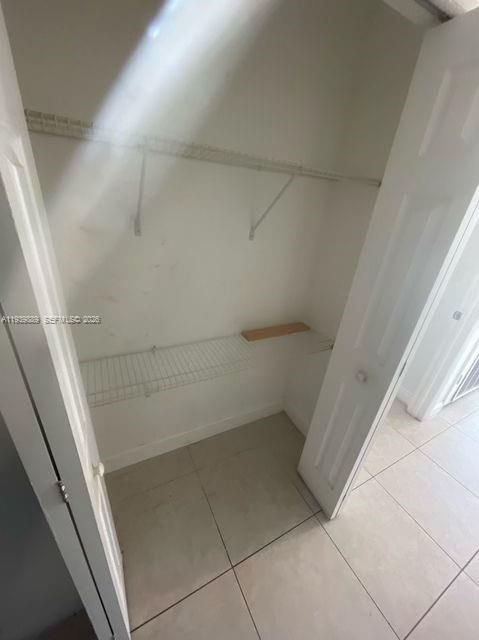 出租: $2,200 (2 贝兹, 2 浴室, 960 平方英尺)