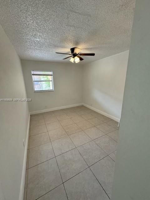 出租: $2,200 (2 贝兹, 2 浴室, 960 平方英尺)