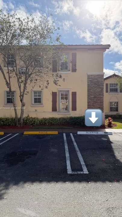 For Rent: $2,100 (3 beds, 2 baths, 1062 Square Feet)