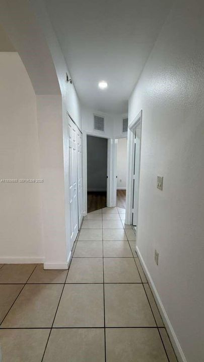 For Rent: $2,100 (3 beds, 2 baths, 1062 Square Feet)