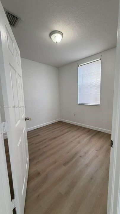 For Rent: $2,100 (3 beds, 2 baths, 1062 Square Feet)