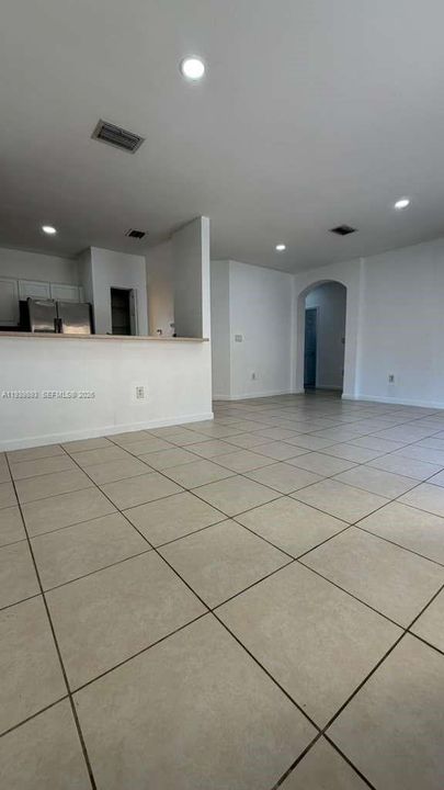 For Rent: $2,100 (3 beds, 2 baths, 1062 Square Feet)