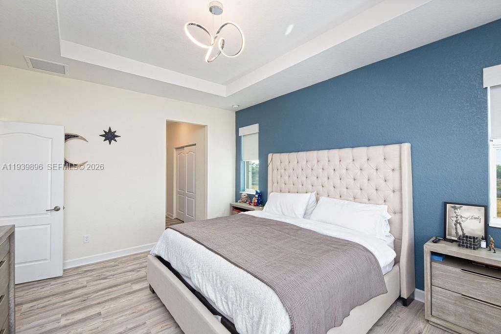 出租: $3,600 (4 贝兹, 3 浴室, 2275 平方英尺)