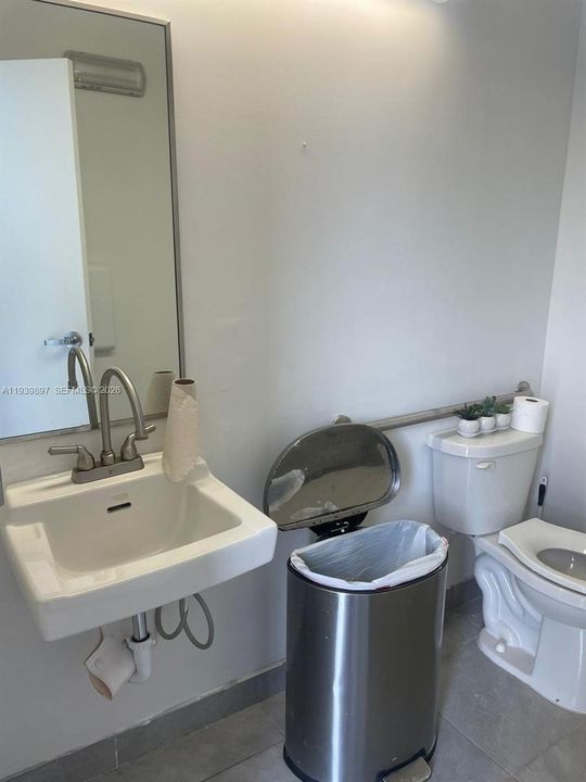 出租: $3,000 (0 贝兹, 0 浴室, 0 平方英尺)