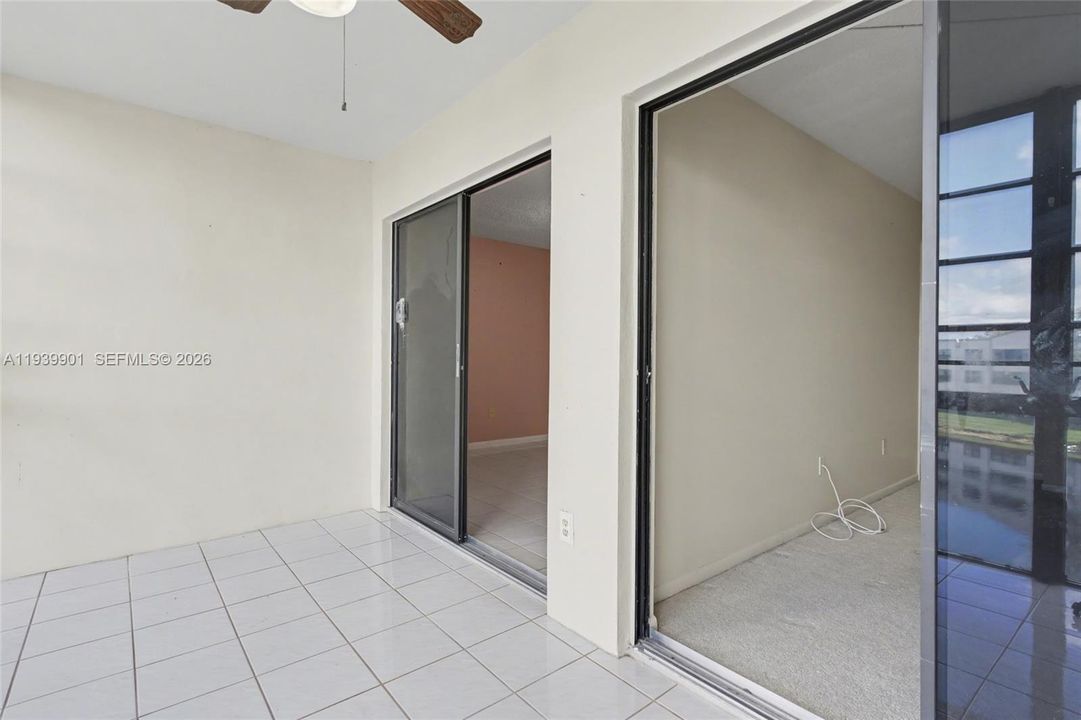 На продажу: $200,000 (2 спален, 2 ванн, 1010 Квадратных фут)