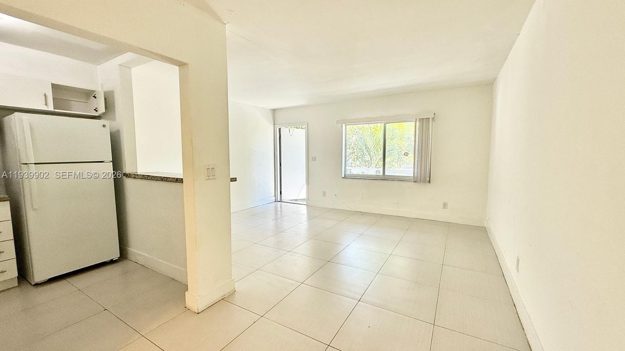 出租: $1,800 (1 贝兹, 1 浴室, 600 平方英尺)