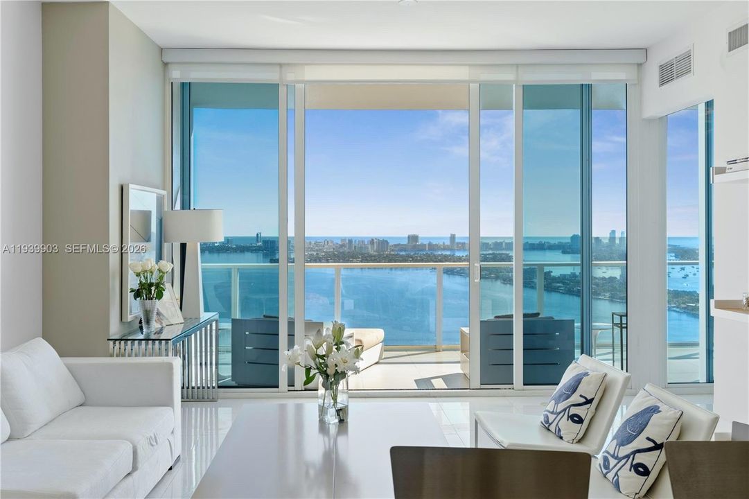 For Rent: $6,500 (2 beds, 2 baths, 1128 Square Feet)