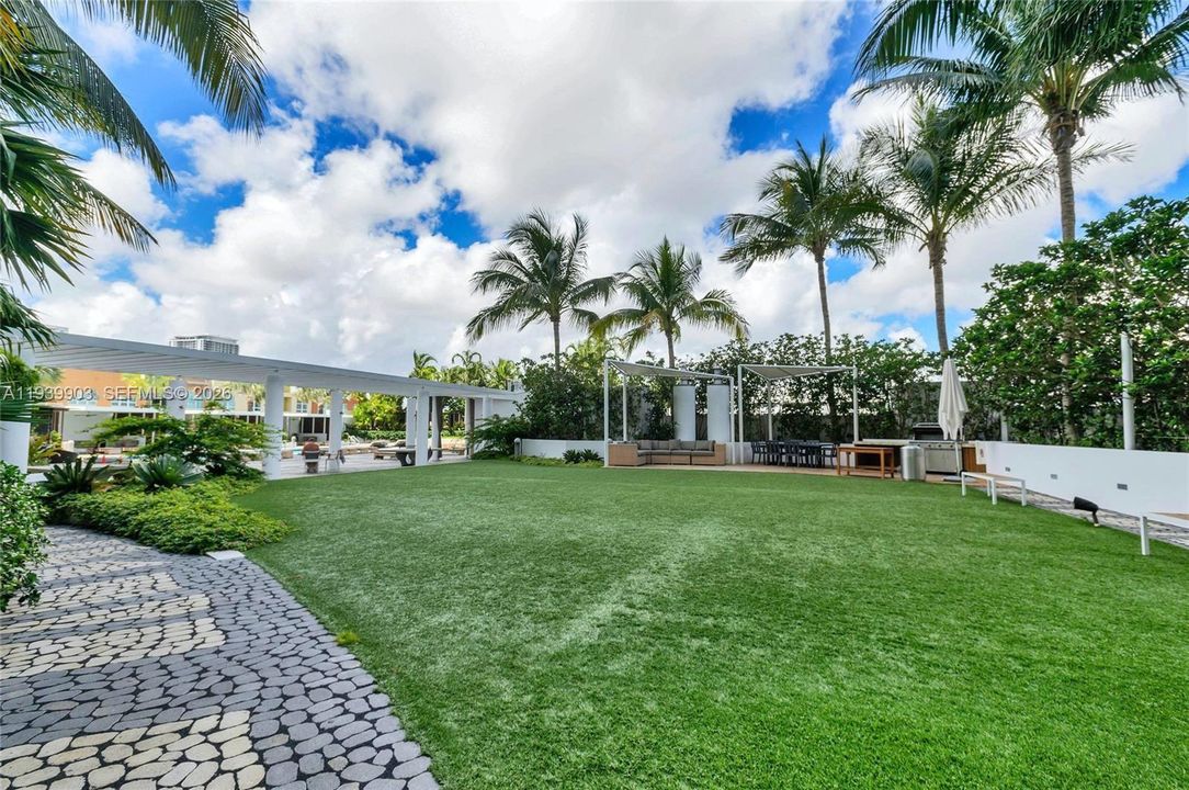 For Rent: $6,500 (2 beds, 2 baths, 1128 Square Feet)