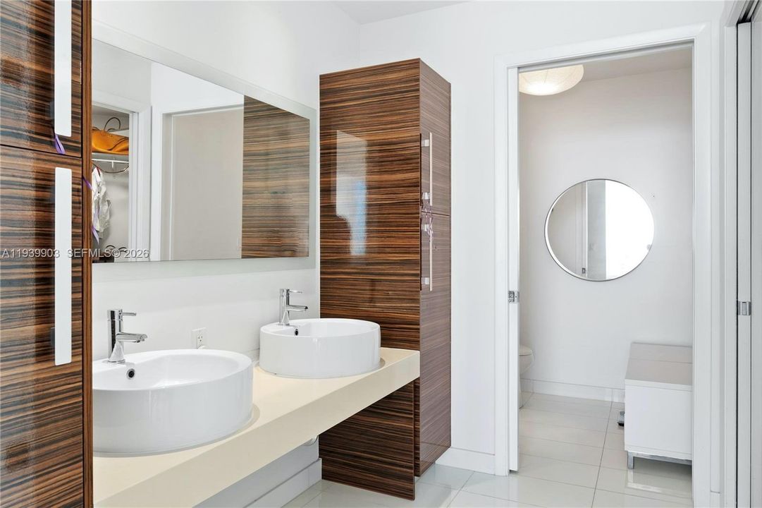 For Rent: $6,500 (2 beds, 2 baths, 1128 Square Feet)