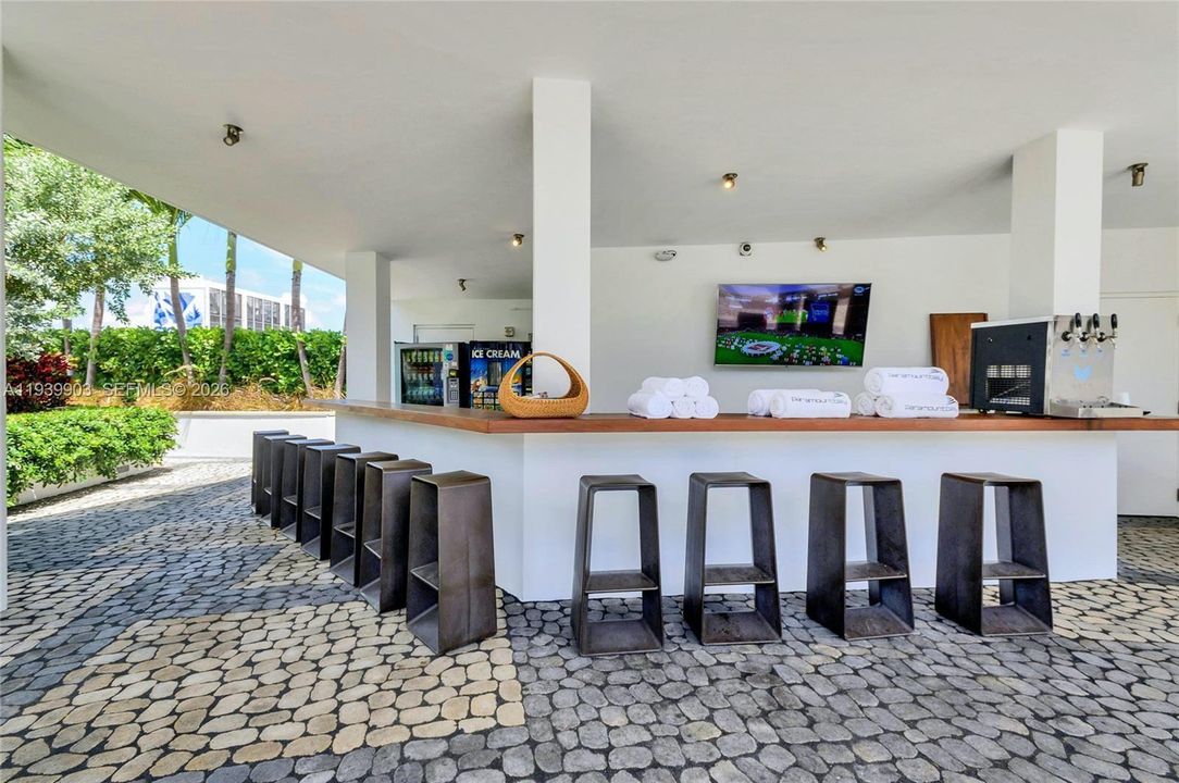 For Rent: $6,500 (2 beds, 2 baths, 1128 Square Feet)