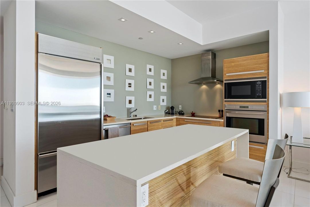 For Rent: $6,500 (2 beds, 2 baths, 1128 Square Feet)