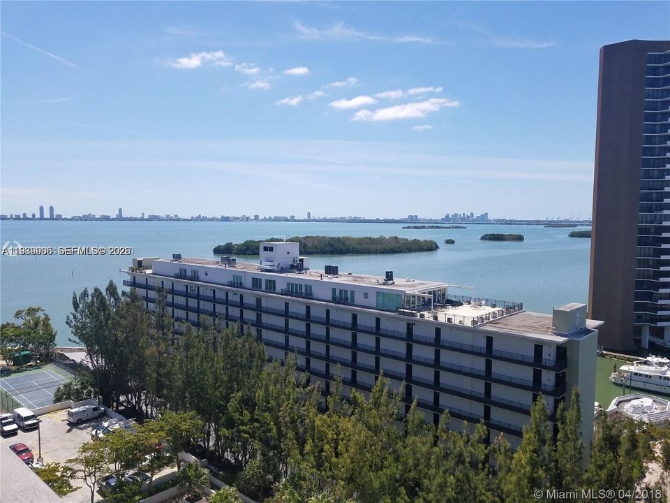 For Rent: $3,000 (2 beds, 2 baths, 1229 Square Feet)