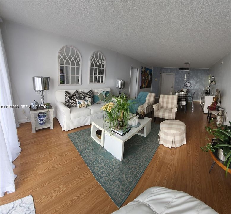 For Rent: $3,000 (2 beds, 2 baths, 1229 Square Feet)