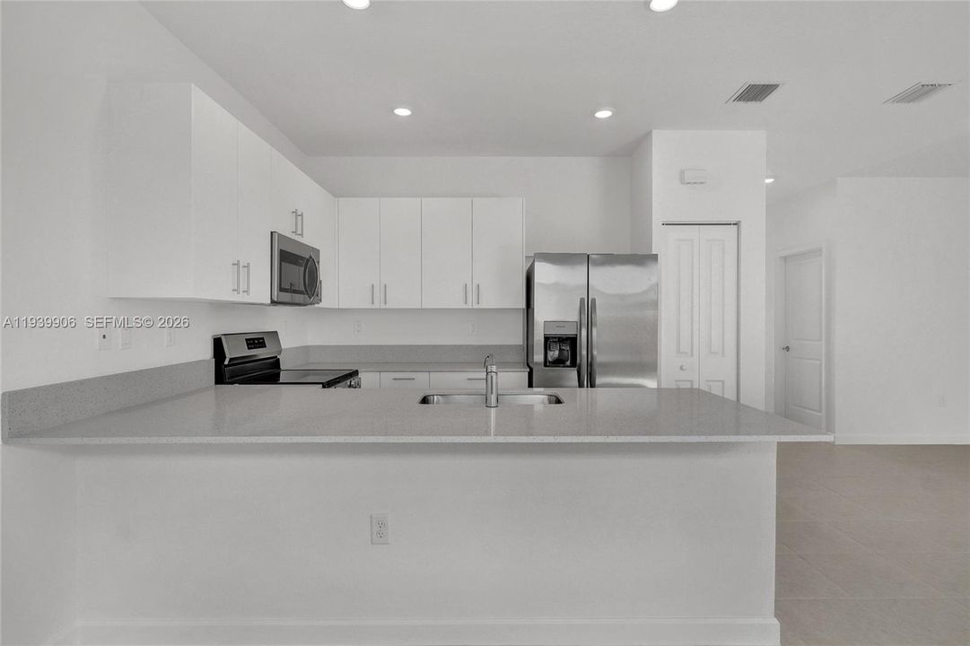 出租: $2,800 (3 贝兹, 3 浴室, 1600 平方英尺)