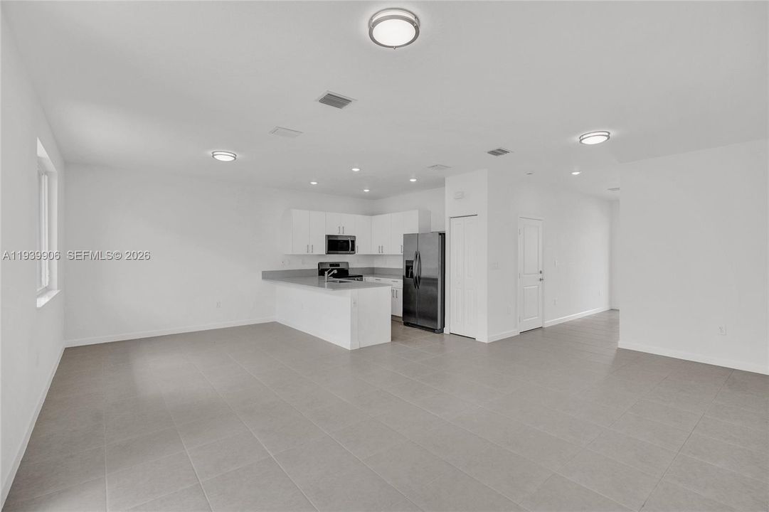 出租: $2,800 (3 贝兹, 3 浴室, 1600 平方英尺)