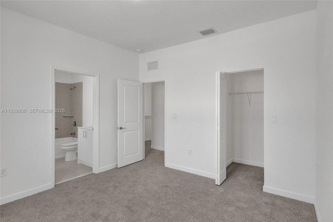 出租: $2,800 (3 贝兹, 3 浴室, 1600 平方英尺)