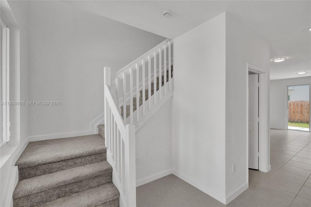 出租: $2,800 (3 贝兹, 3 浴室, 1600 平方英尺)