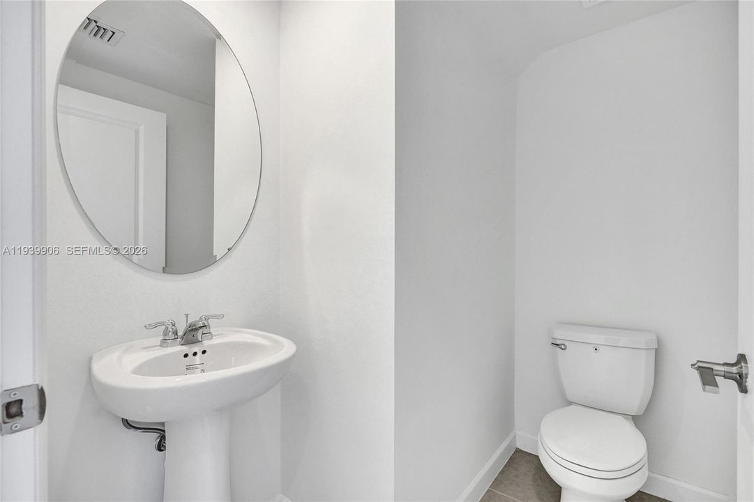 出租: $2,800 (3 贝兹, 3 浴室, 1600 平方英尺)