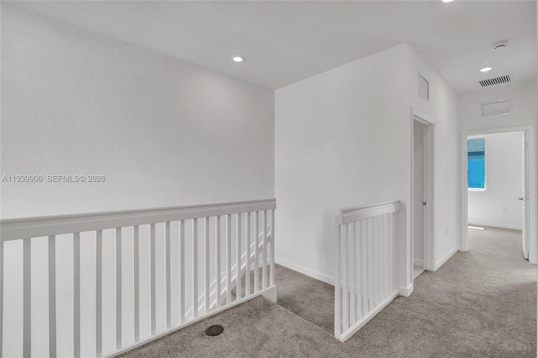 出租: $2,800 (3 贝兹, 3 浴室, 1600 平方英尺)