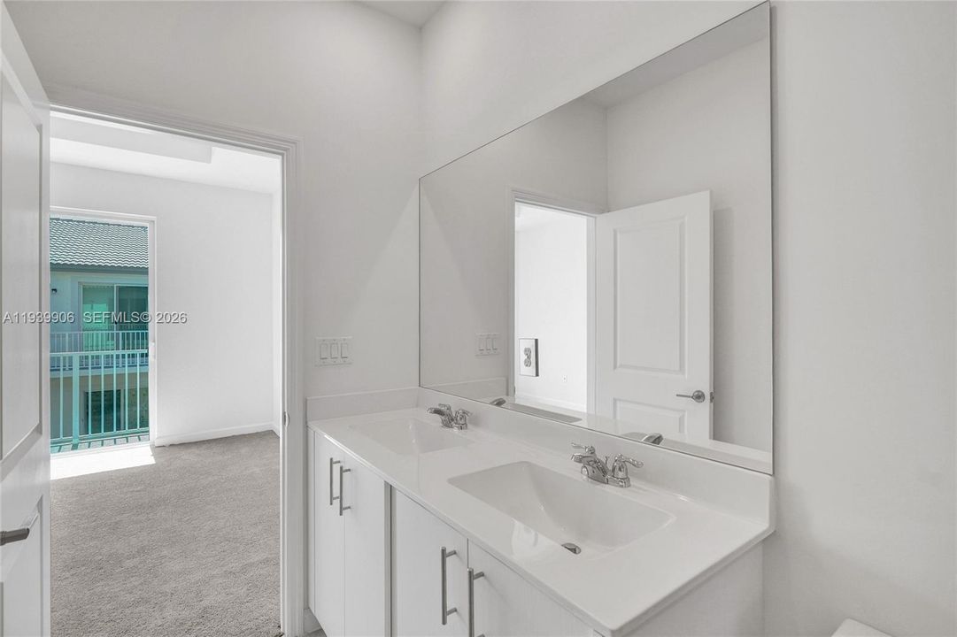 出租: $2,800 (3 贝兹, 3 浴室, 1600 平方英尺)