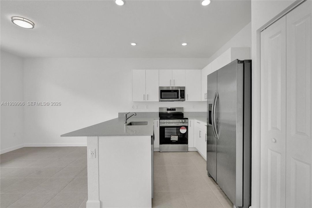 出租: $2,800 (3 贝兹, 3 浴室, 1600 平方英尺)