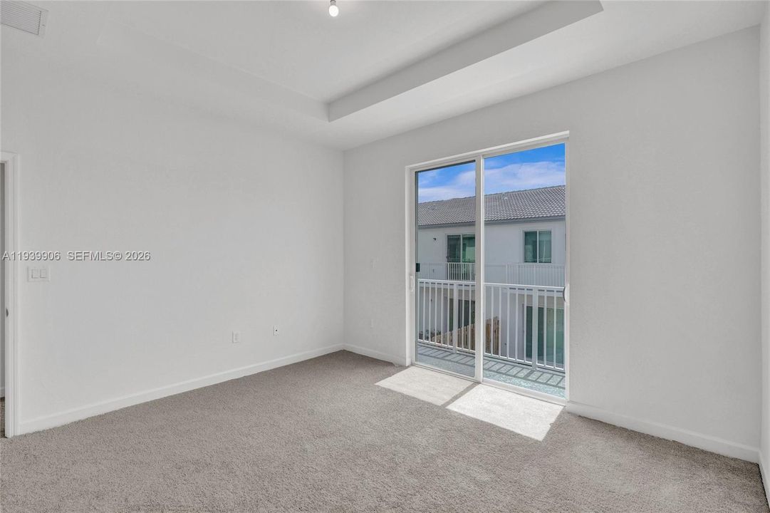 出租: $2,800 (3 贝兹, 3 浴室, 1600 平方英尺)