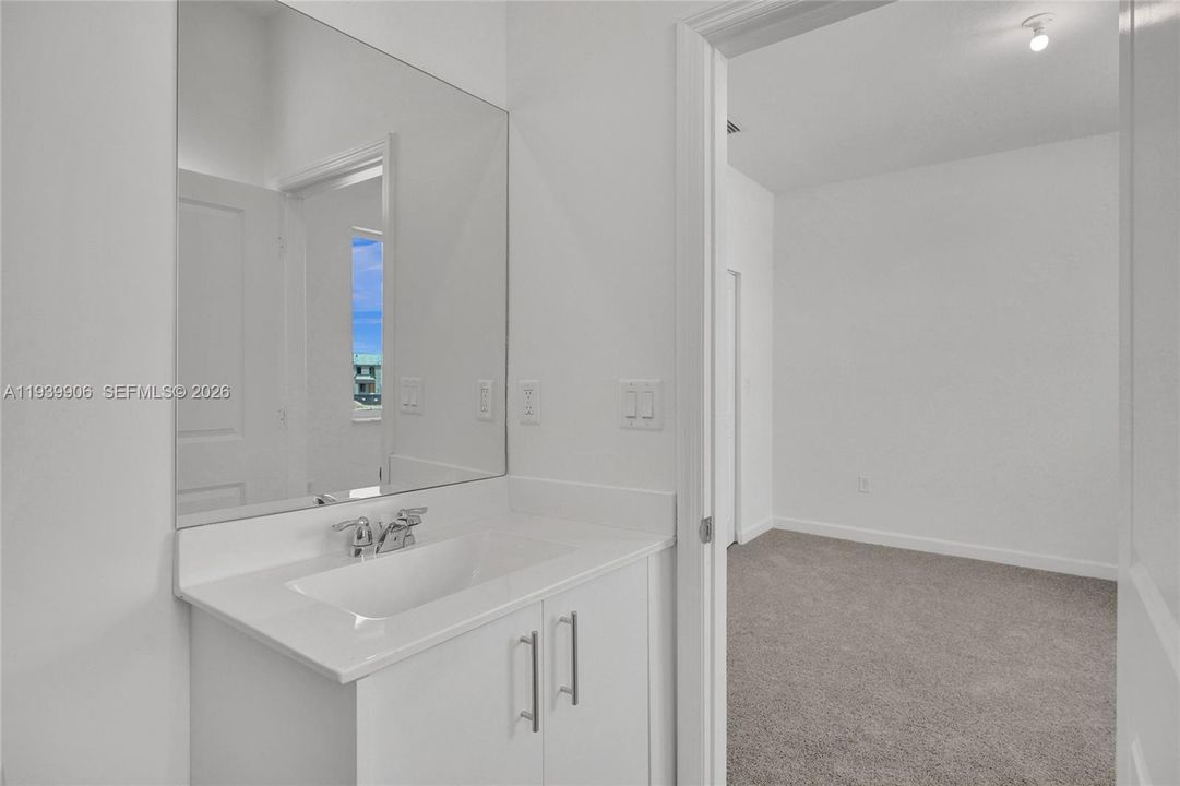 出租: $2,800 (3 贝兹, 3 浴室, 1600 平方英尺)